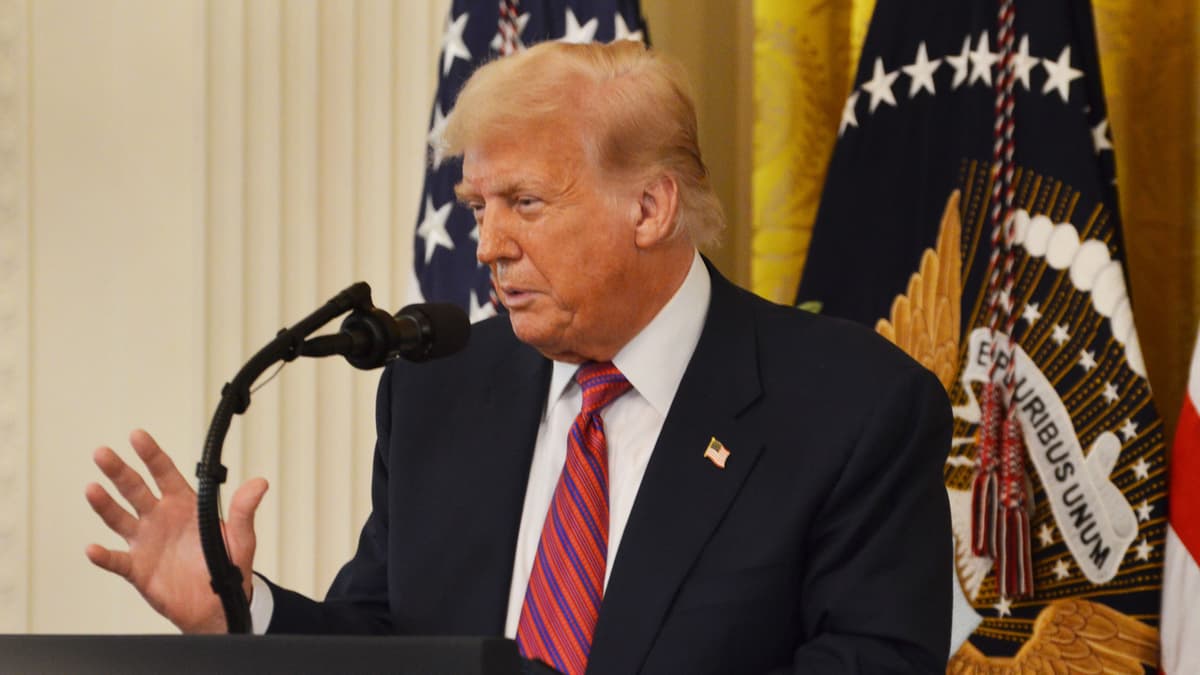 New Clarity Act emerges that's a start on the final draft, makes ethics rule temporary
