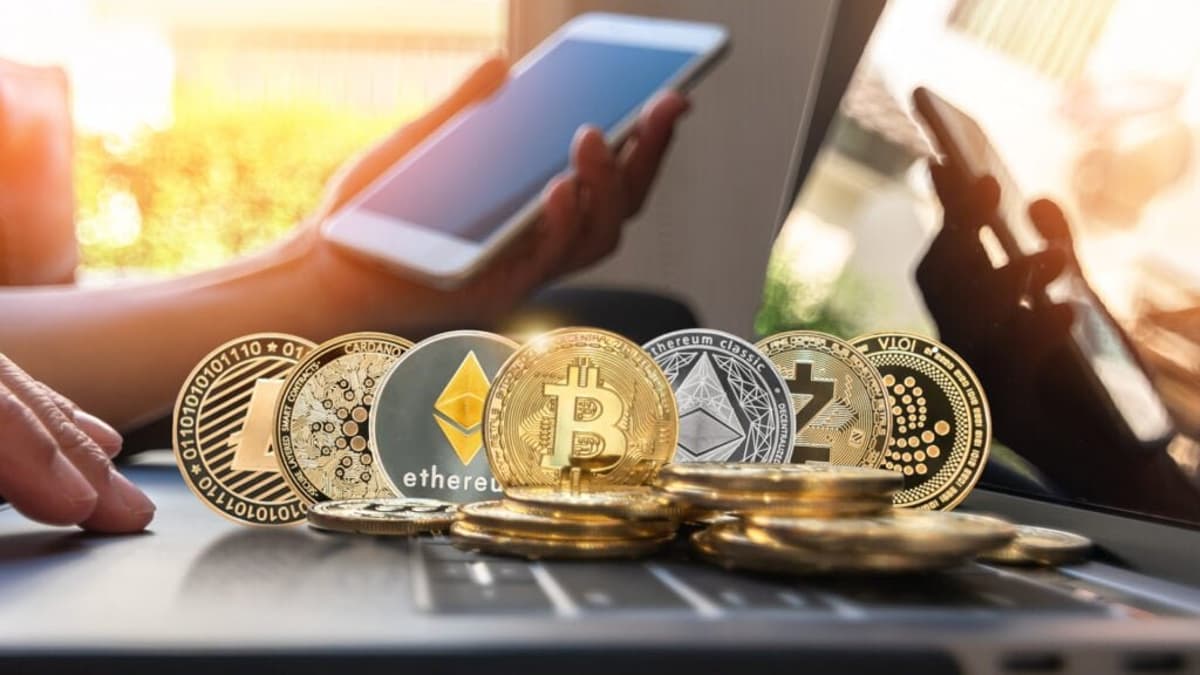 Bitcoin Tops $66,000 As Ethereum, XRP, Dogecoin Rally On White House Backing CLARITY Act Ethics Package