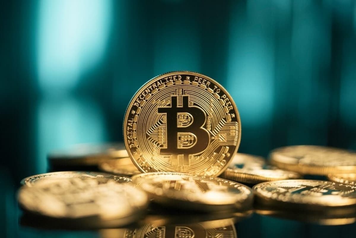 'There Are Dozens of Us Left,' Analyst Says as Bitcoin Social Interest Crashes to 2018 Levels