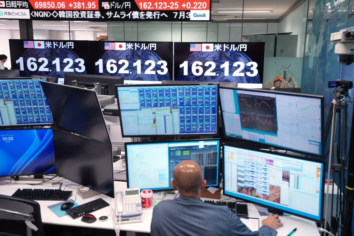 Japan’s policy doom loop sends yen to 40-year low