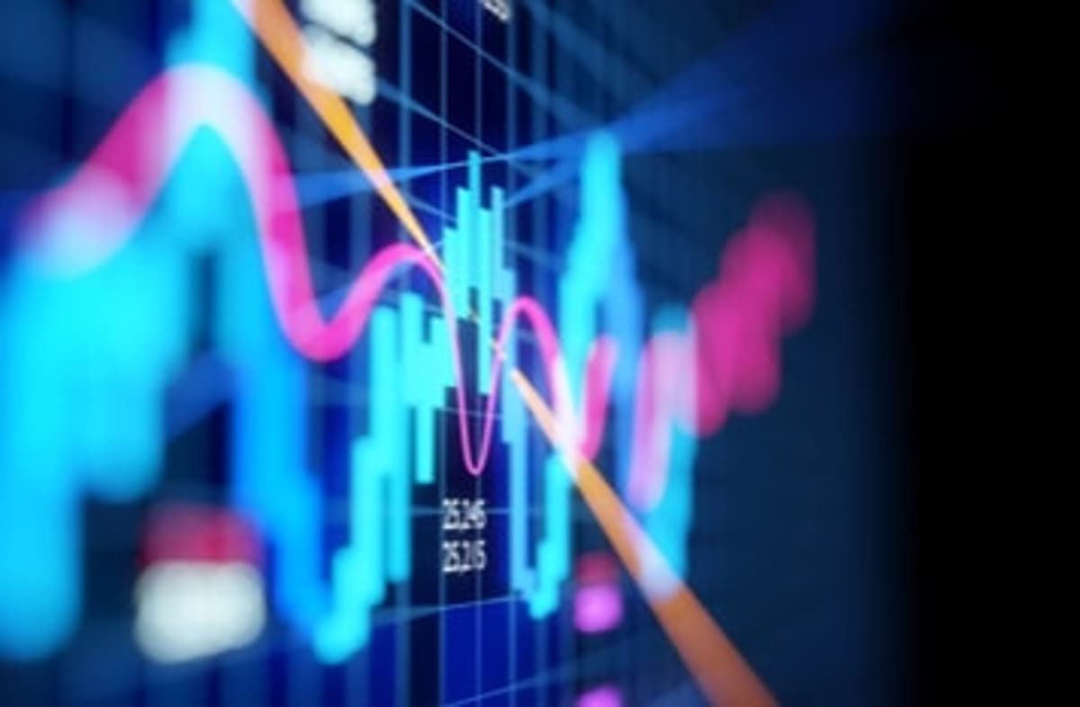Polymarket puts Sept Fed hike at 50.5% on $4M volume amid oil, yields